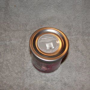 DSC"Y-17" A small Yankee Candle